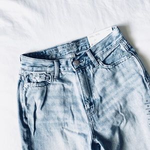 American Eagle Mom Jeans